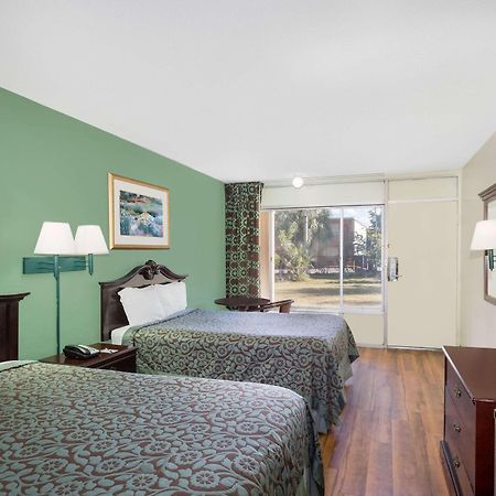 Travelodge By Wyndham Fort Myers North North Fort Myers Extérieur photo