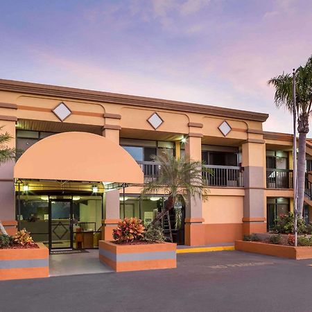 Travelodge By Wyndham Fort Myers North North Fort Myers Extérieur photo