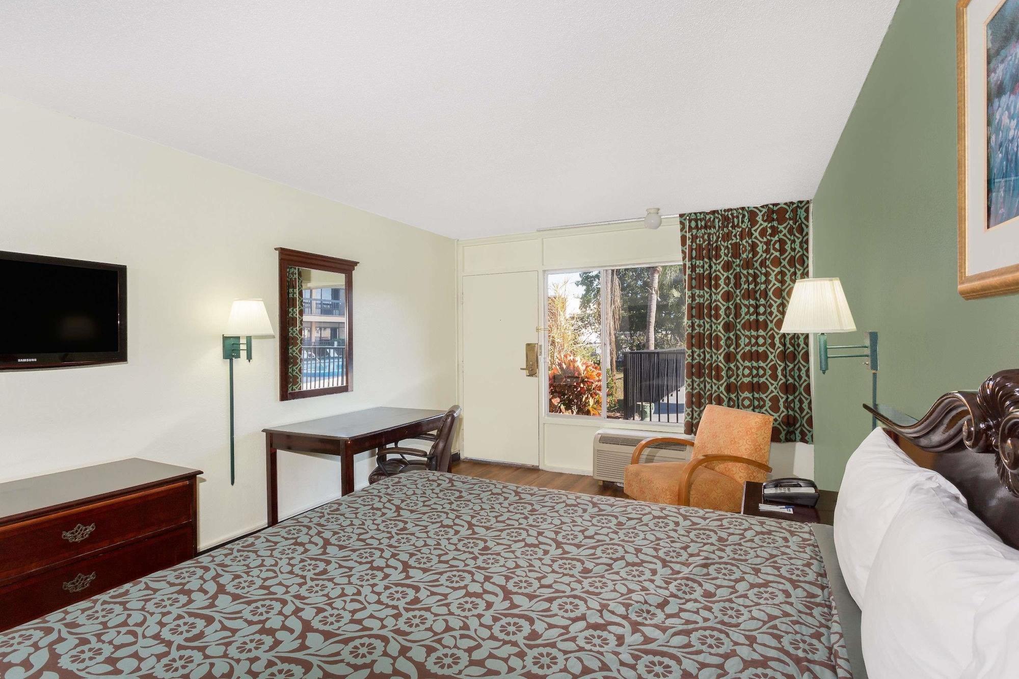 Travelodge By Wyndham Fort Myers North North Fort Myers Extérieur photo