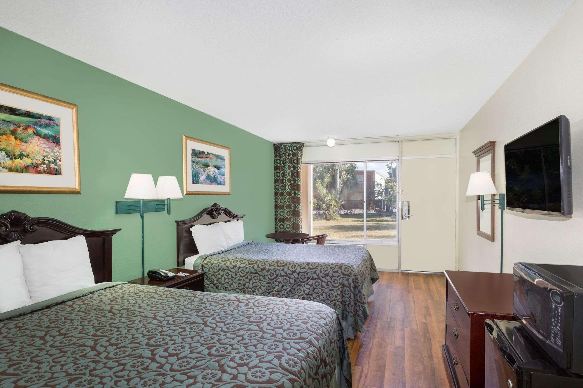 Travelodge By Wyndham Fort Myers North North Fort Myers Extérieur photo
