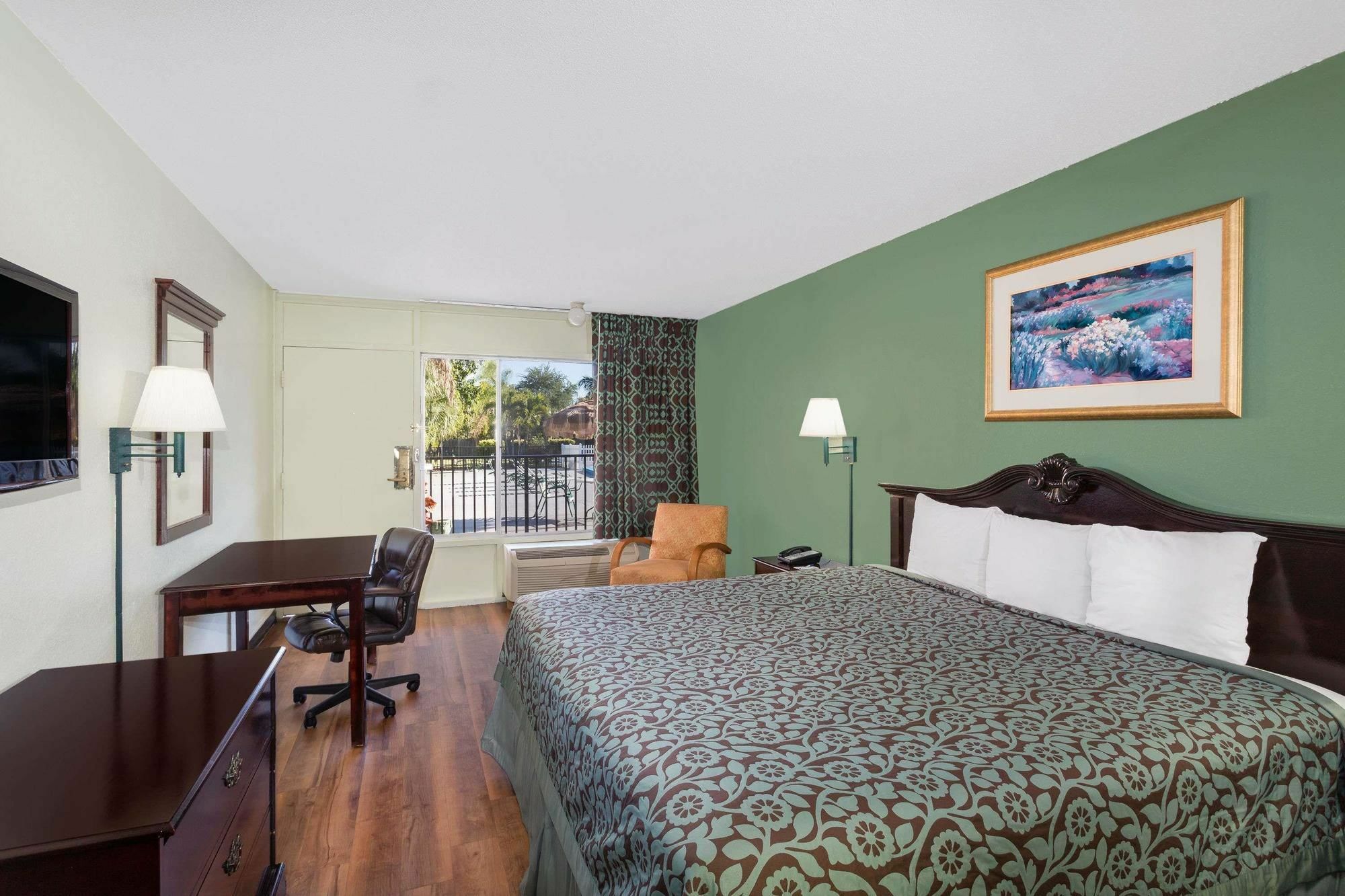 Travelodge By Wyndham Fort Myers North North Fort Myers Extérieur photo