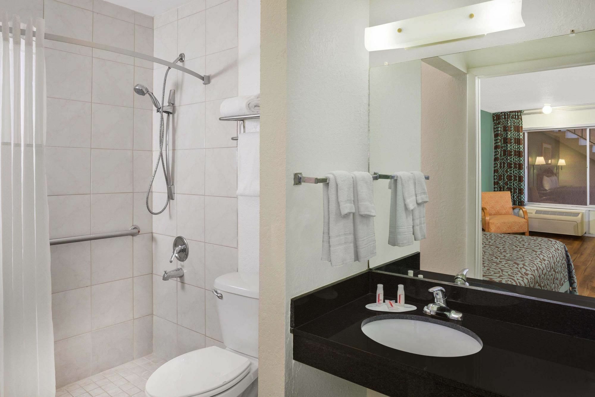 Travelodge By Wyndham Fort Myers North North Fort Myers Extérieur photo